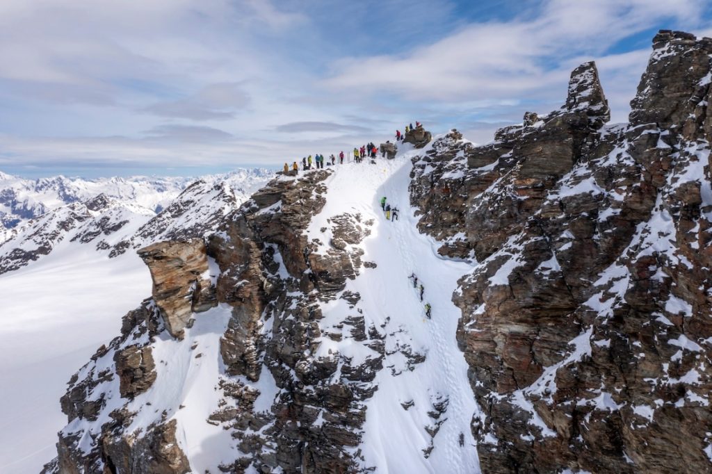 Passaggi tecnici ad alta quota. Foto Stefano Jeantet
