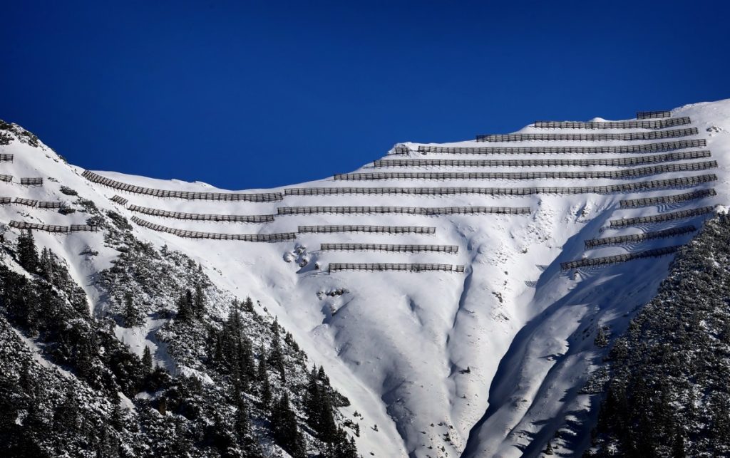 Protezioni in quota. Foto ANSA