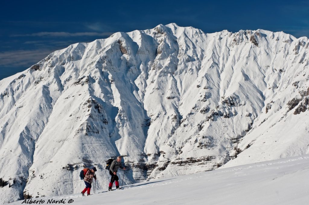 Salendo a Capanna 2000. Foto Alberto Nardi