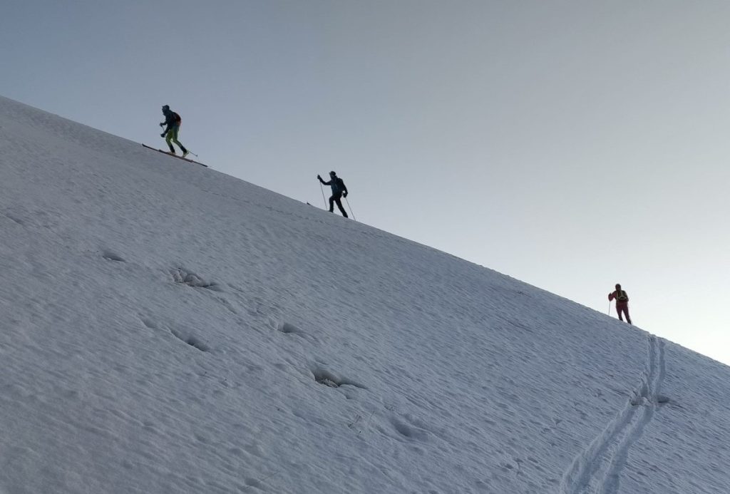 Salendo al Colle Vascoccia. Foto Alberto Commod
