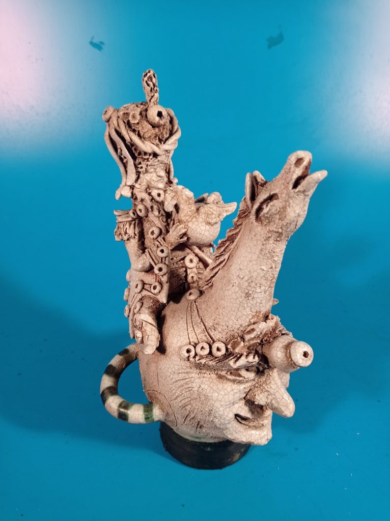 Un originale fischietto in terracotta