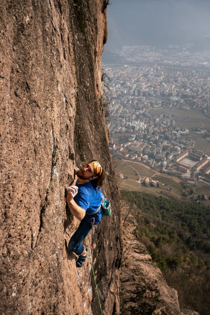 Via per Claudia (6c+, 7a ). Foto Michele Caminati