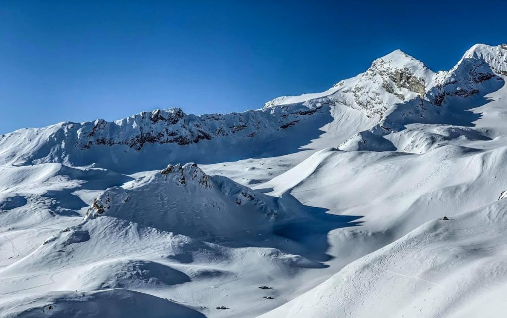 Vista dalla Grand Sertz, sopra il Rifugio Vittorio Sella