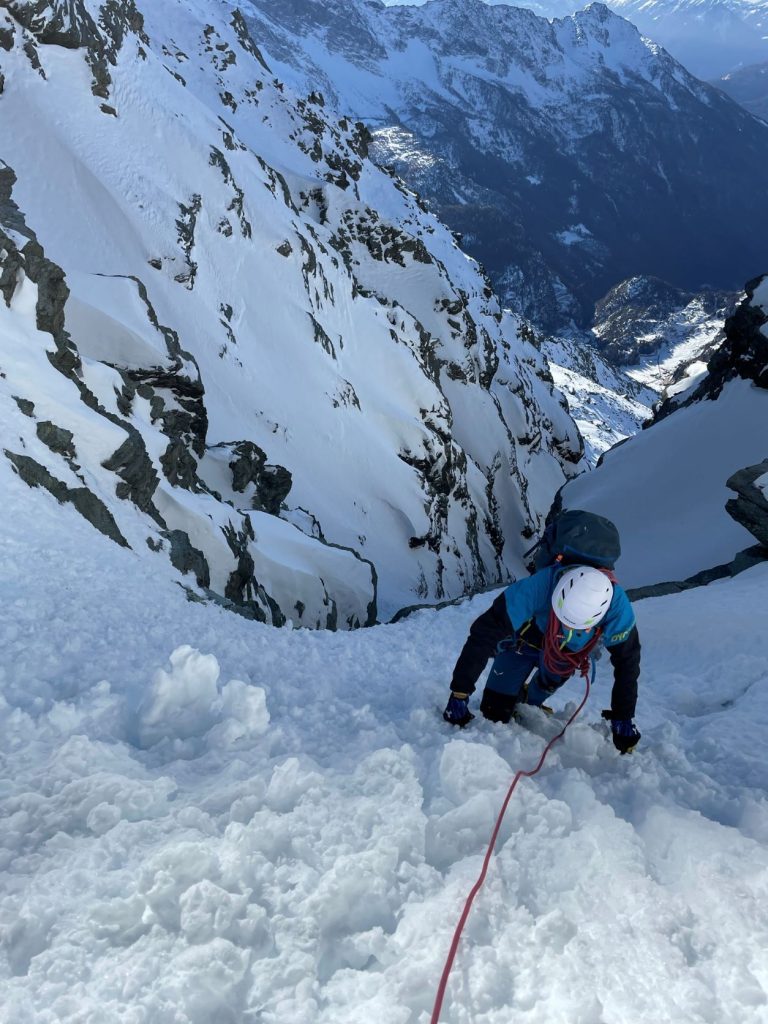 Districarsi tra potere dell