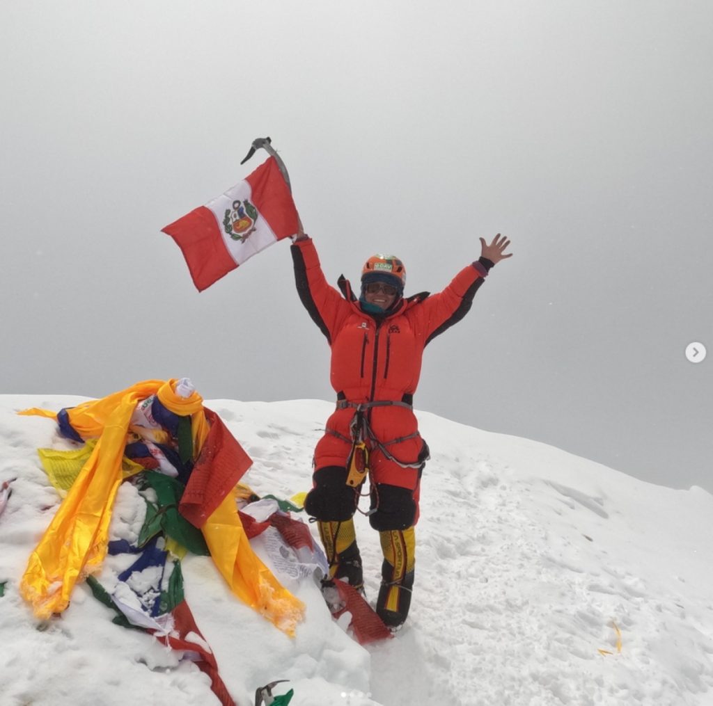 Flor Cuenca sulla vetta del K2 Foto IG florcuenca_hirkawarmi