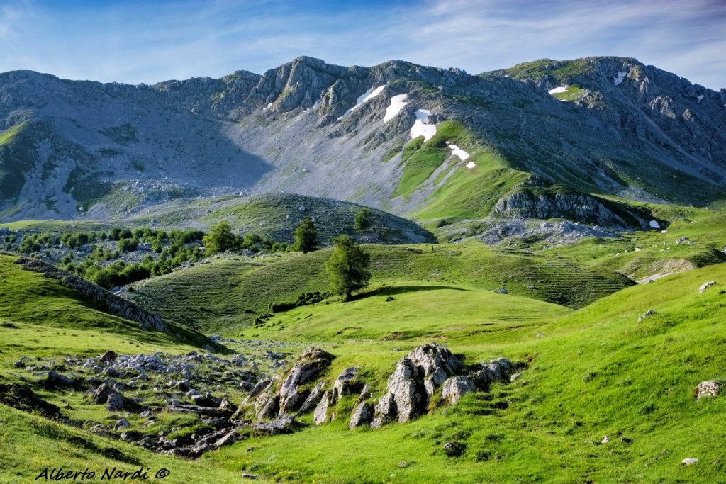 Il Monte Predicopeglia e il Monte Forcellone. Foto Alberto Nardi