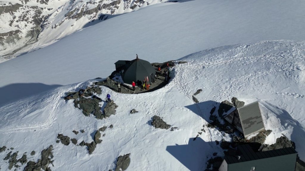 Il Rifugio Pantalon Blanc. Foto Matteo Colizzi