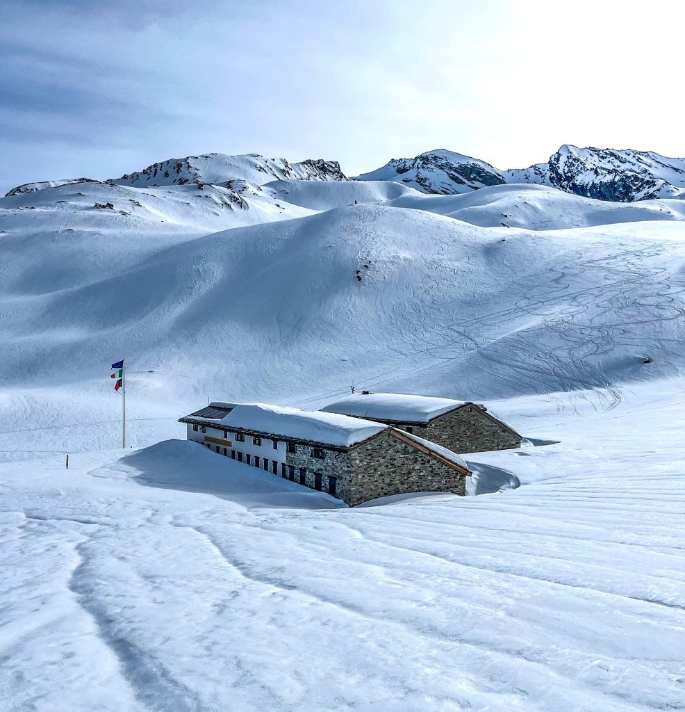 Il rifugio Vittorio Sella, sopra Cogne
