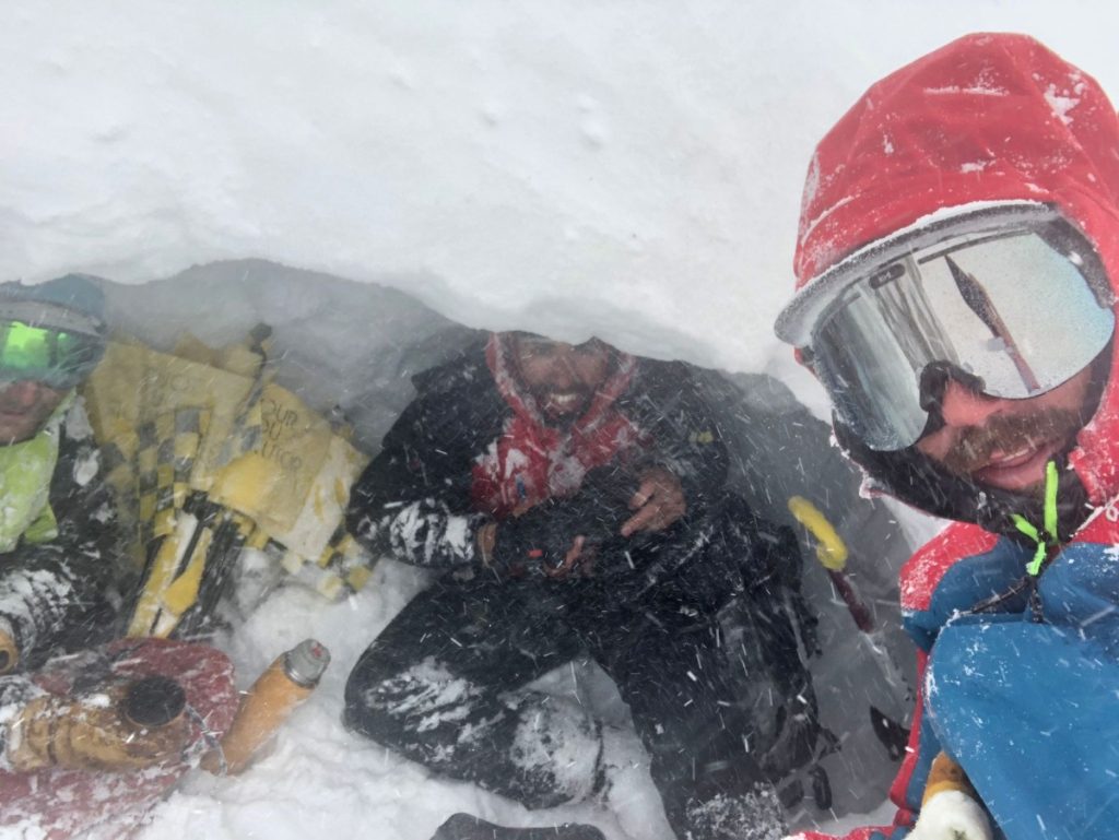 In una truna in attesa dei concorrenti