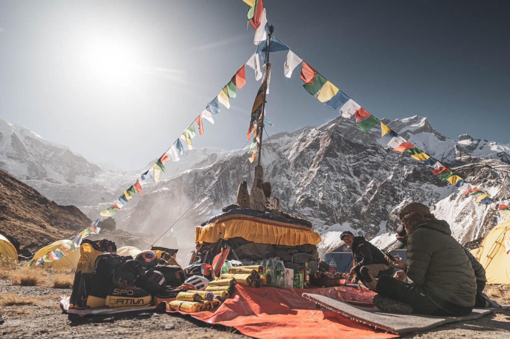 La Pepper al campo base prima della partenza. FB Allie Pepper Adventures