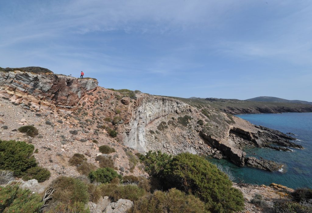 La frastagliata Costa di Mezzaluna. Foto Lino Cianciotto