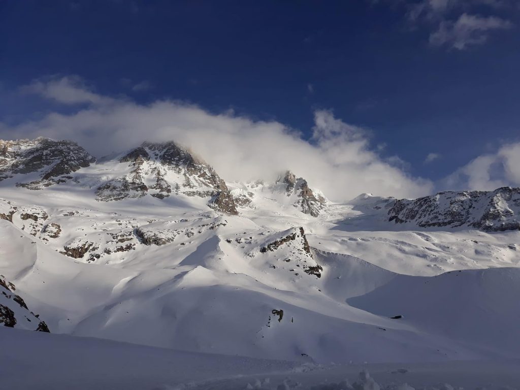 La parete nord del Gran Paradiso vista dal Rifugio Chabod