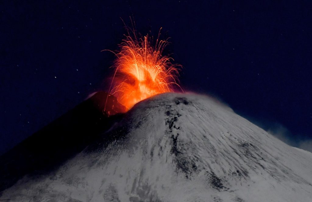 L'eruzione dello scorso mese di novembre. Foto ANSA