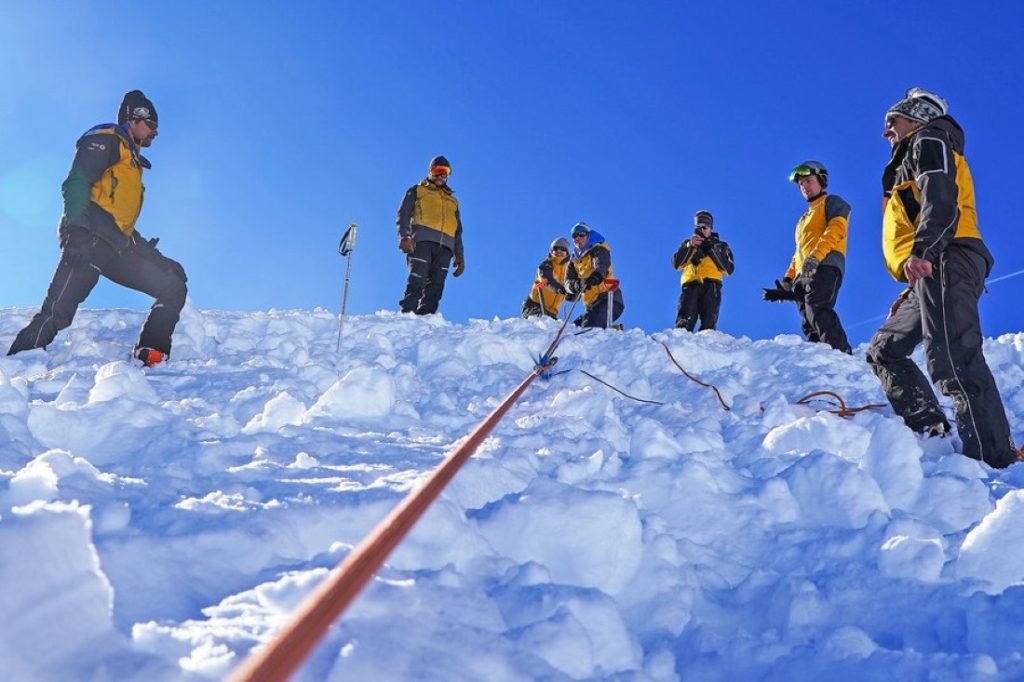 Tecnici del Soccorso alpino svizzero all