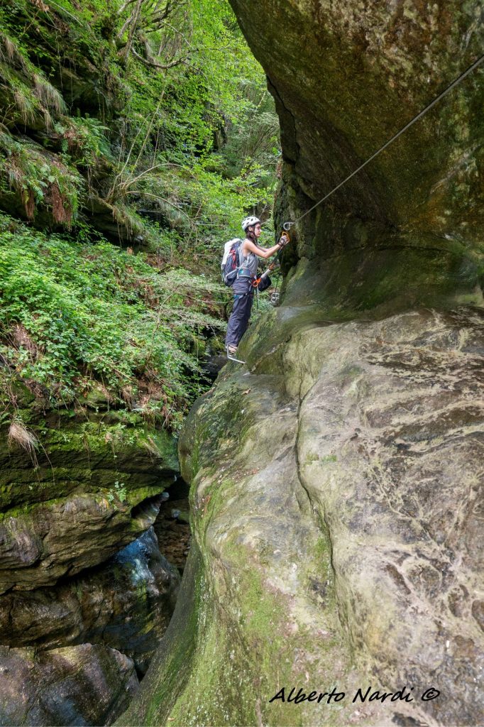 Un passaggio esposto. Foto Alberto Nardi