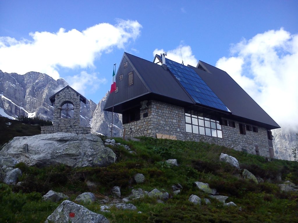 Il Rifugio Garelli nel Parco del Marguareis in provincia di Cuneo. Foto Lorenzo Volpe