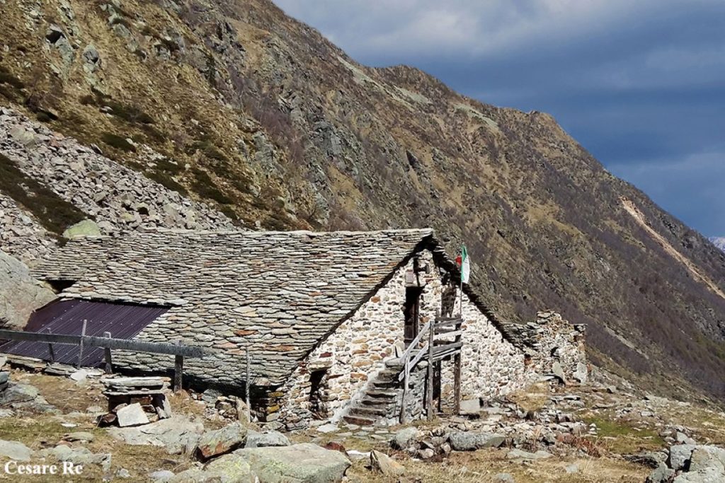 Il rinnovato Punto d'appoggio dell''Alpe Toso in Val Sorba. Foto Cesare Re