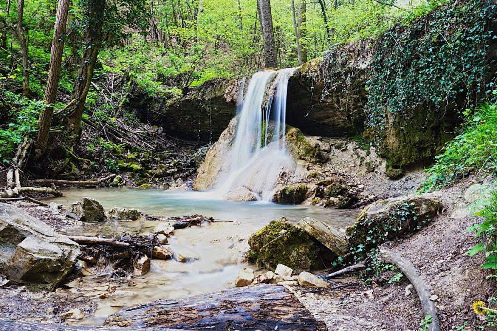 Uno dei quattro salti delle Cascate del Bucamante