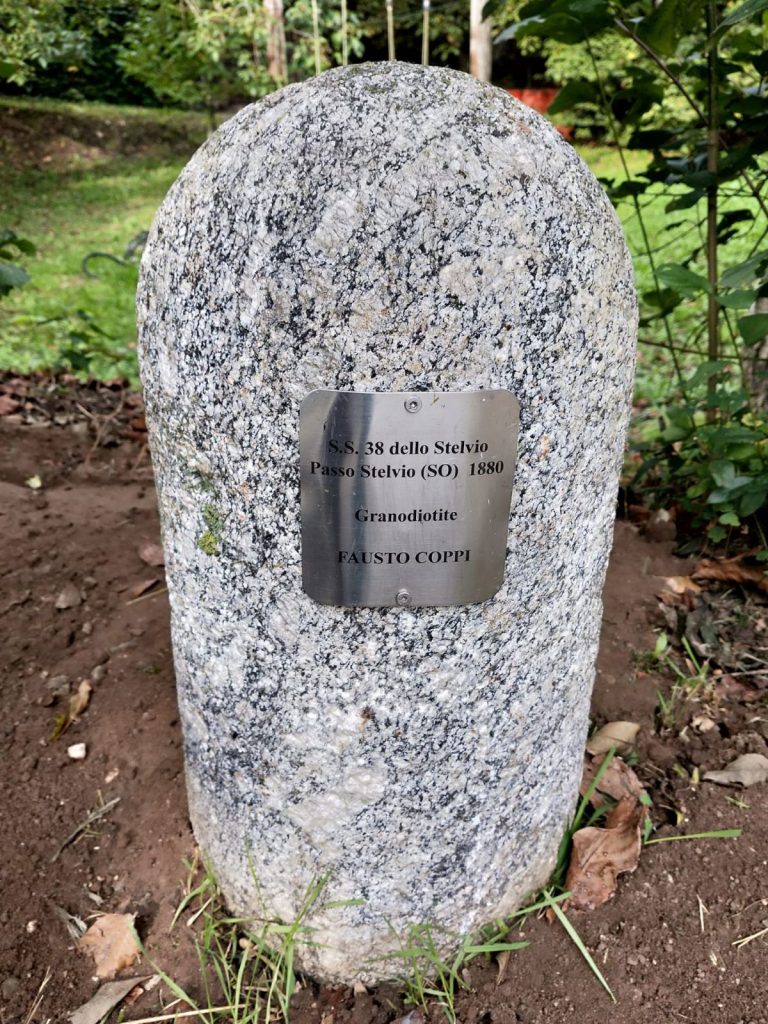 Arriva dalla statale dello Stelvio il cippo dedicato a Fausto Coppi @ Museo del paracarro