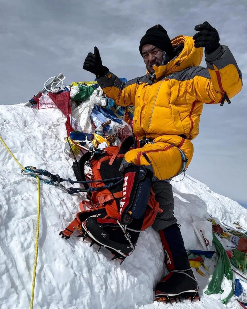 Dawa Finjok Sherpa, tre volte in vetta in appena otto giorni
