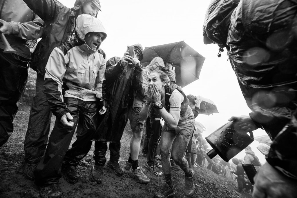 Folla, fango e salite durissime