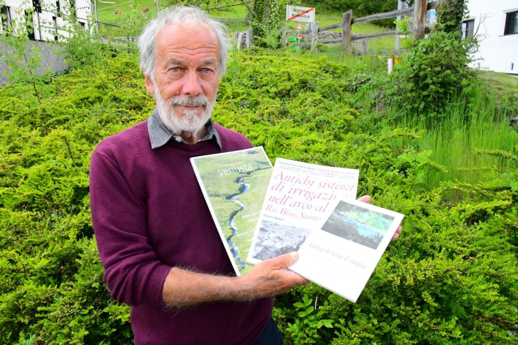 Gianni Bodini e i suoi libri sui Waale, foto SA