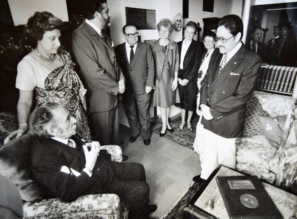 Giuseppe Tucci e re Birendra a San Polo dei Cavalieri nel 1983, foto di Stefano Ardito