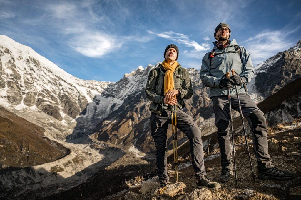 I due protagonisti della web series nella Valle del Langtang
