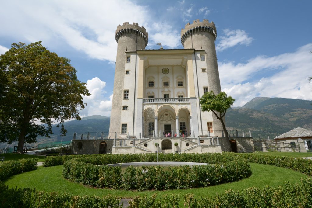 Il Castello di Aymavilles @ wikimedia commons