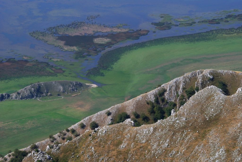 Il Lago del Matese dalla Gallinola. Foto Stefano Ardito