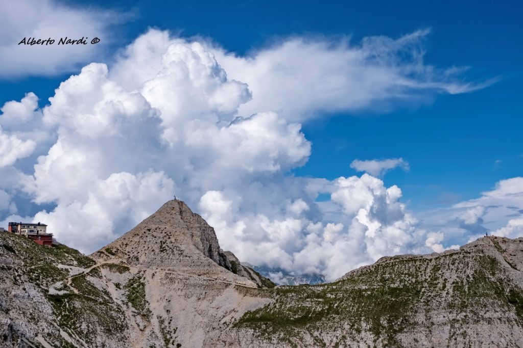 Il Rifugio Fraccaroli. Foto Alberto Nardi