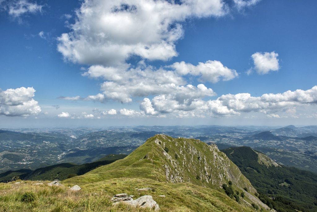 Il panorama dalla vetta. Foto Roberto Carnevali