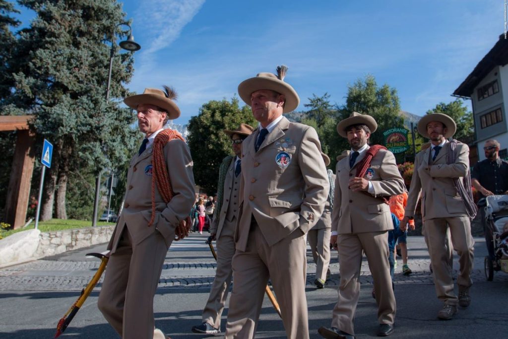 La sfilata del 15 agosto @Società guide alpine Courmayeur