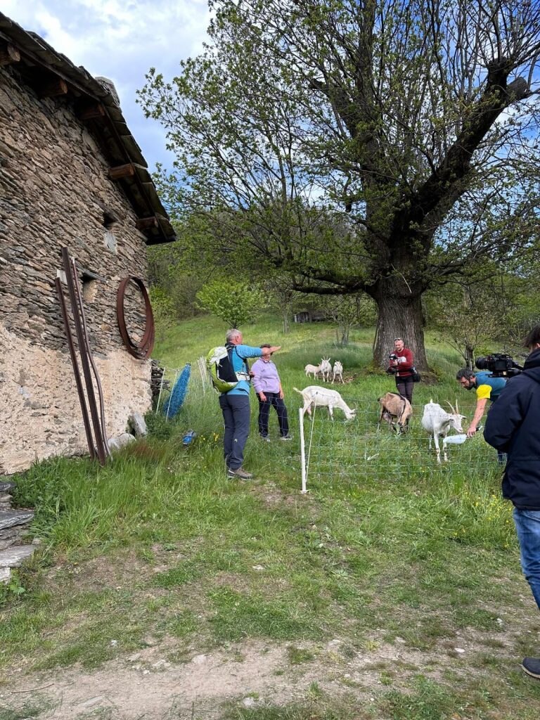 Linea Verde Sentieri incontra gli allevatori di capre nei pressi di Boves