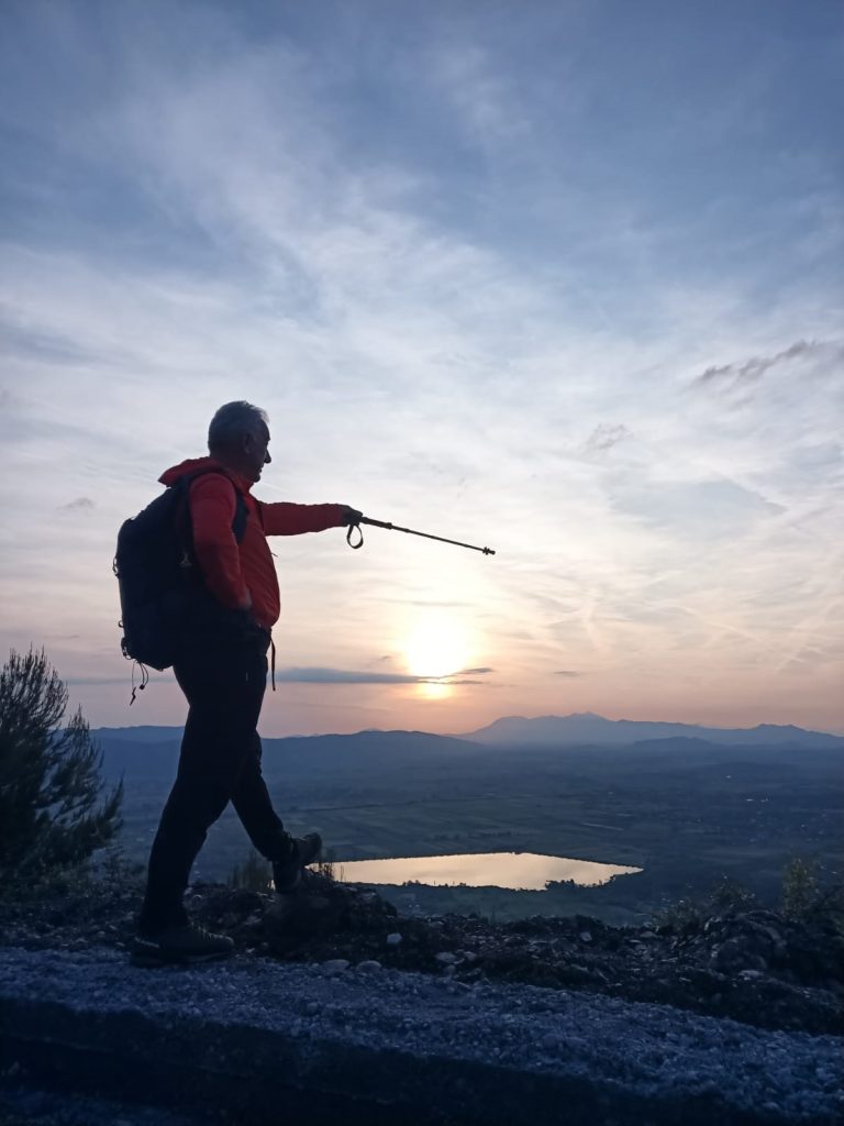 Lino Zani sembra indicare la strada da percorrere