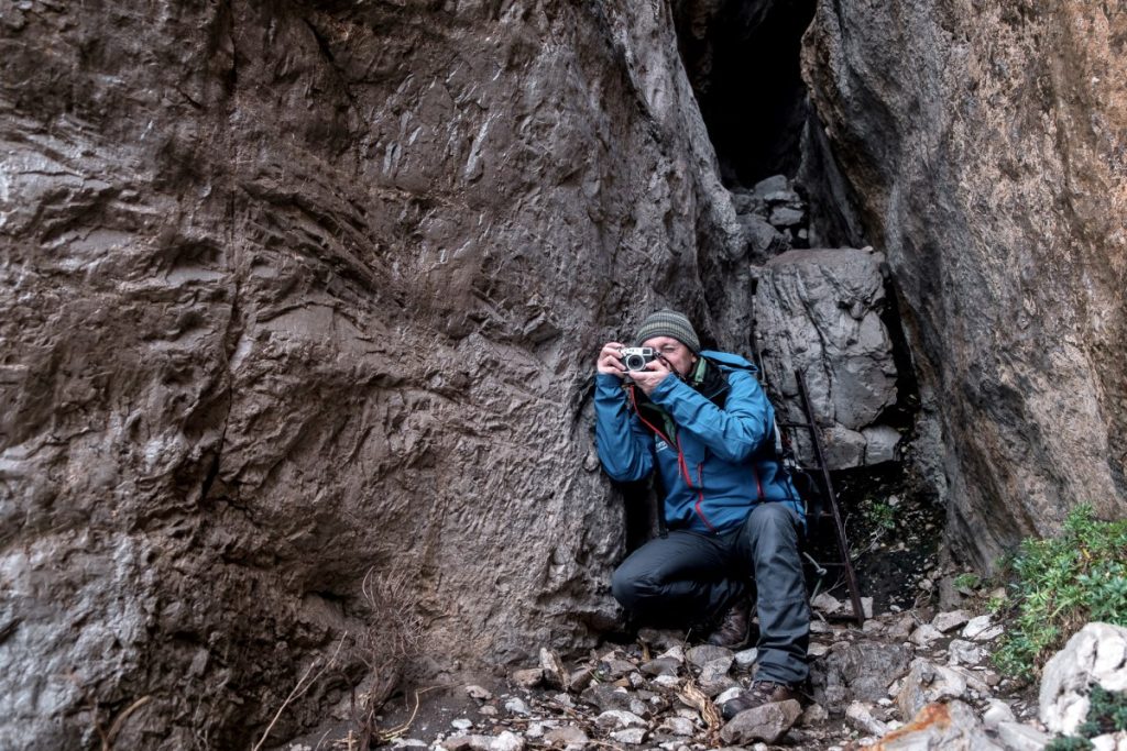 Natalino Russo al lavoro a Punta Campanella, foto di Emanuela Piombo