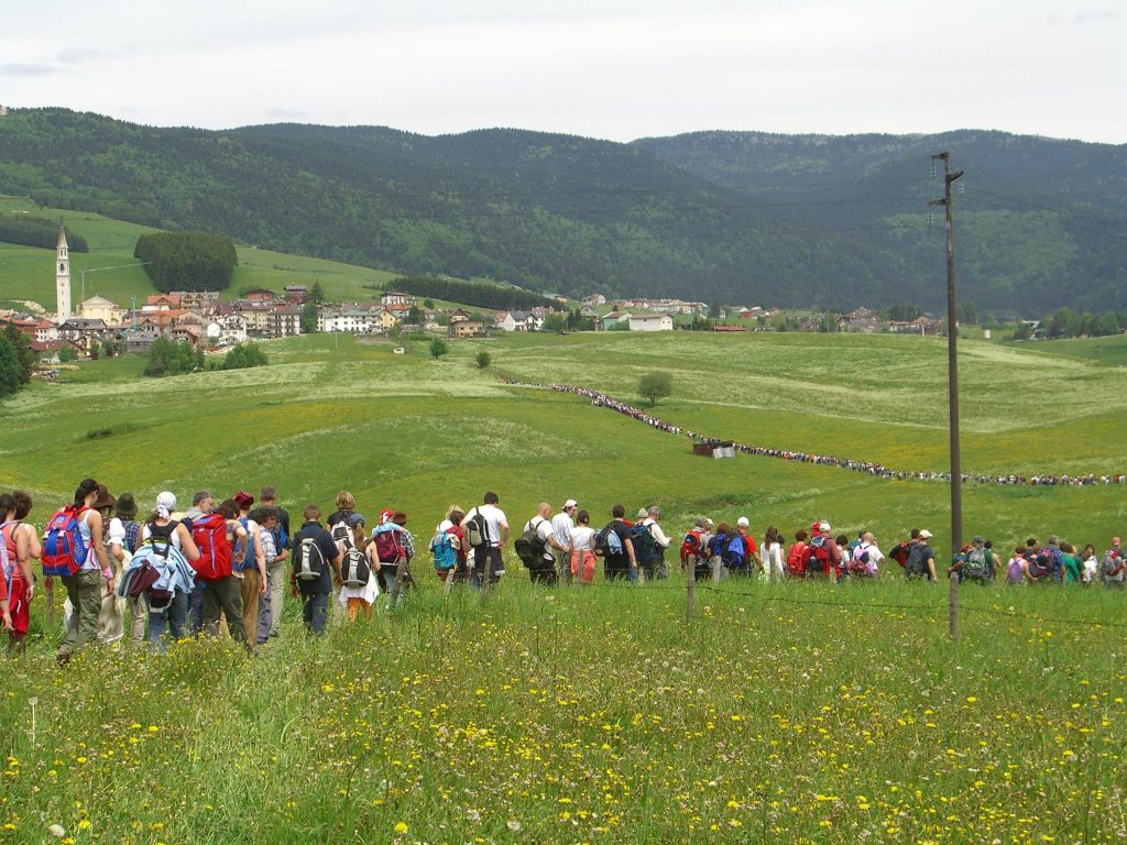 Sempre molto partecipata la Grande Rogazione di Asiago. Foto FB La Grande Rogazione