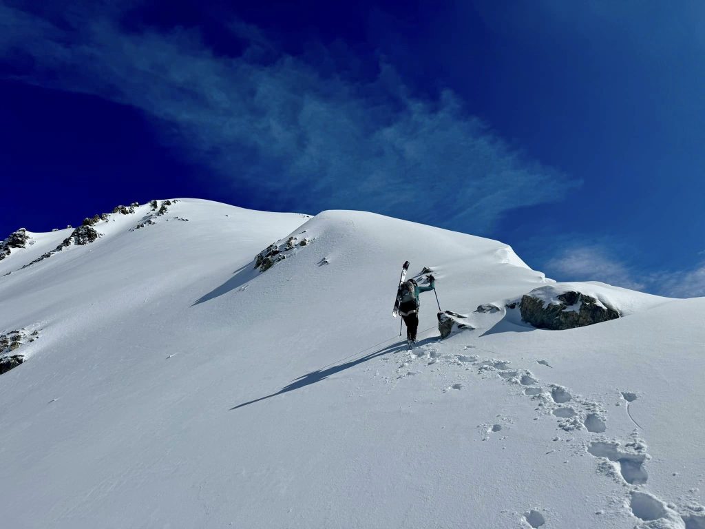 Verso la vetta. Foto FB Benjamin Védrines - Alpiniste