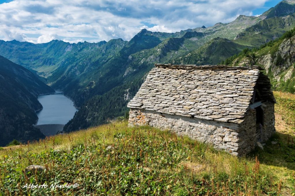 Il Lago del Sambuco visto dall