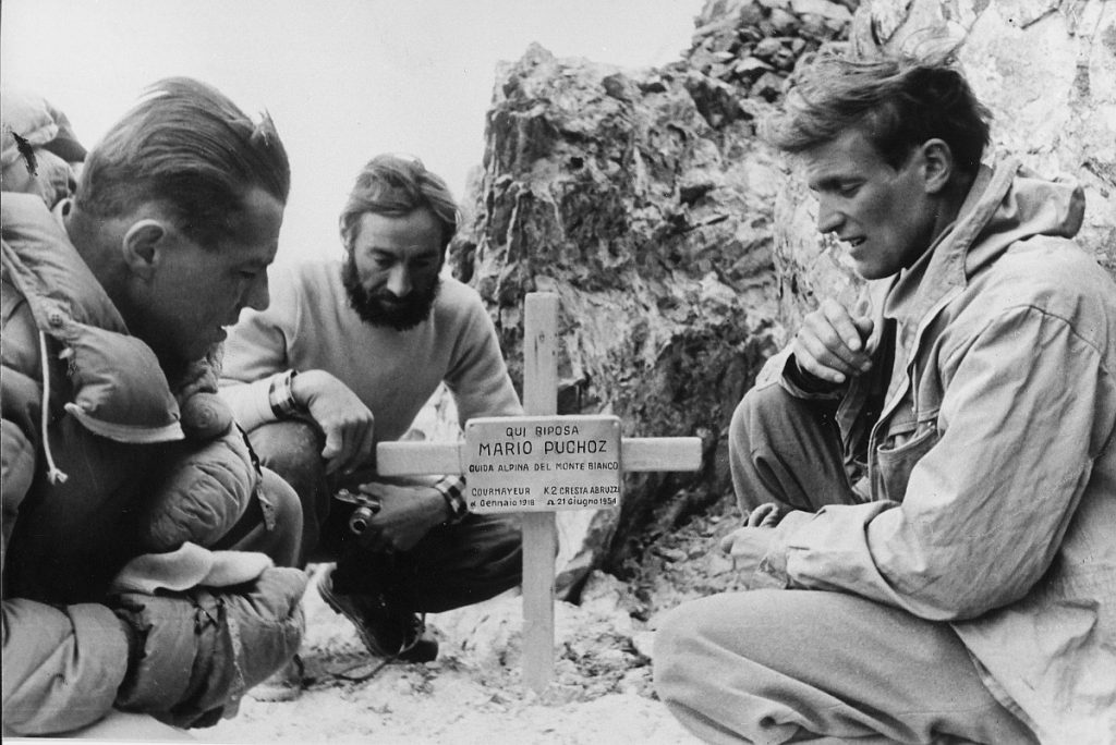 Il funerale di Mario Puchoz, foto di Mario Fantin - Museo Nazionale della Montagna