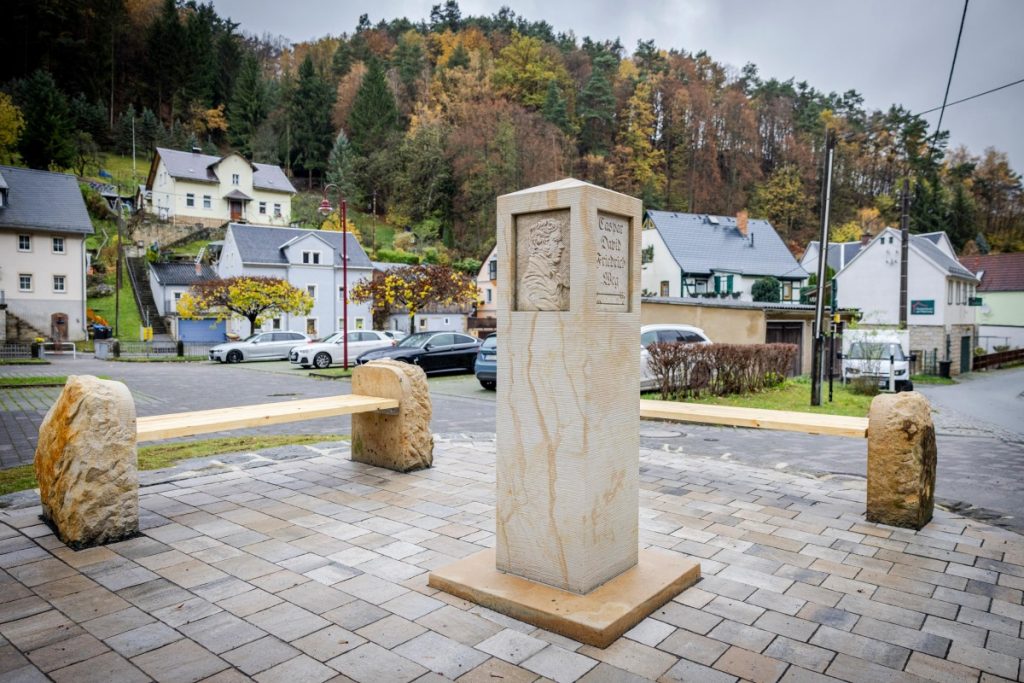 La stele commemorativa dedicata a Caspar David Friedrich . Foto Marko Förster, Tourismusverband Sächsische Schweiz e.V.