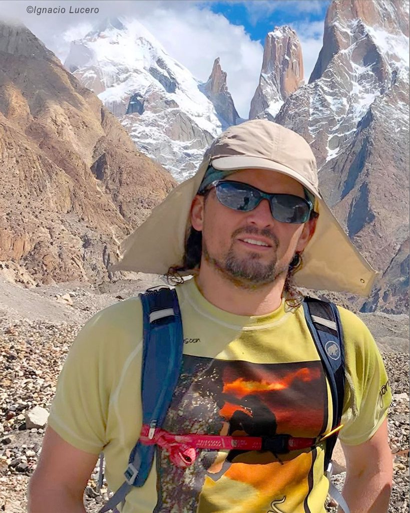 Lucero ai piedi delle Torri del Trango @archivio Ignacio Lucero