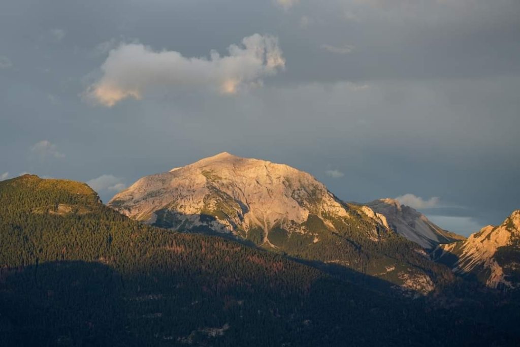 Monte Lagna con il Clapsavon sullo sfondo. Foto Tommaso Lizzi
