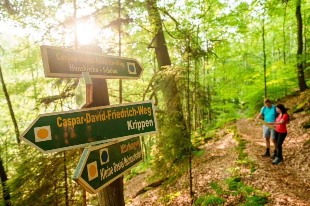 Segnaletica lungo il sentiero. Foto Philipp Zieger, Tourismusverband Sächsische Schweiz