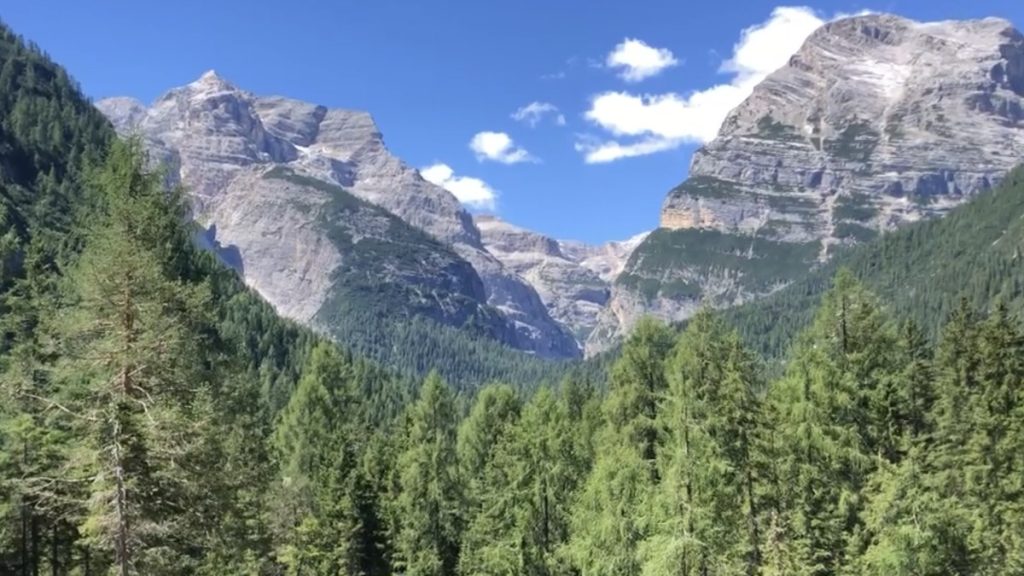 Tofana di Dentro, a sinistra, e Vallon Bianco. Foto Massimo Spampani