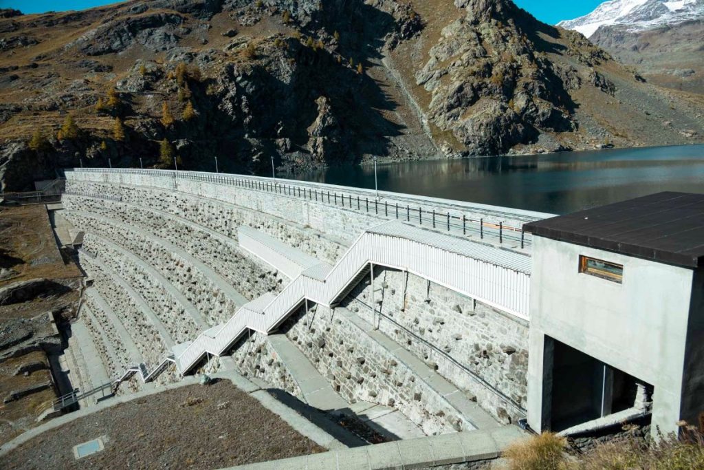 Uno scorcio della diga costruita nel 1921. Foto CVA