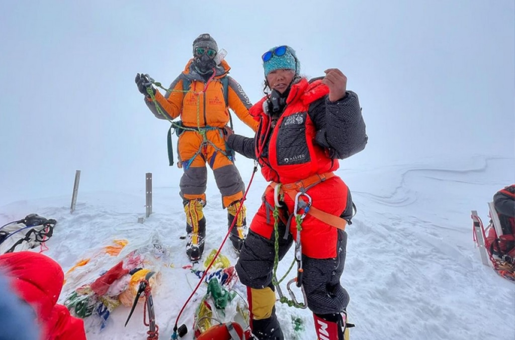 In vetta al K2 nel 2023. Foto IG mountain_queen_10