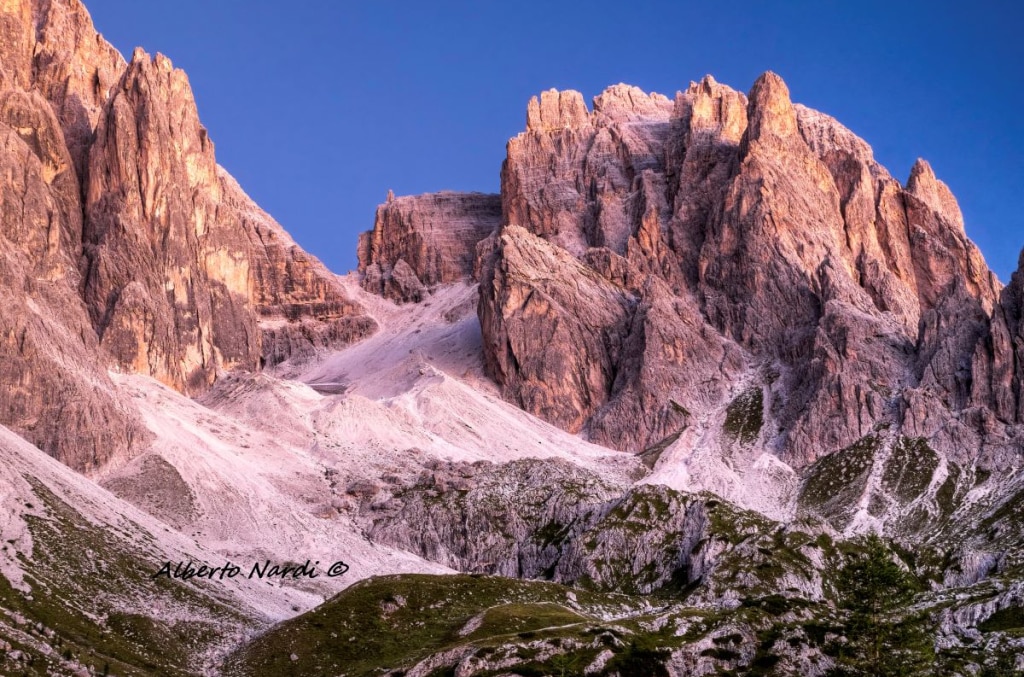 Il Passo della Sentinella, nelle Dolomiti di Sesto, meta dell'escursione. Foto Alberto Nardi