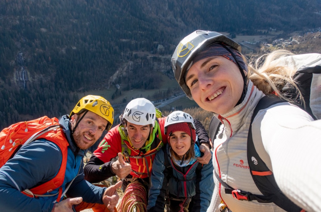 Il team in partenza per il Monte Kenya