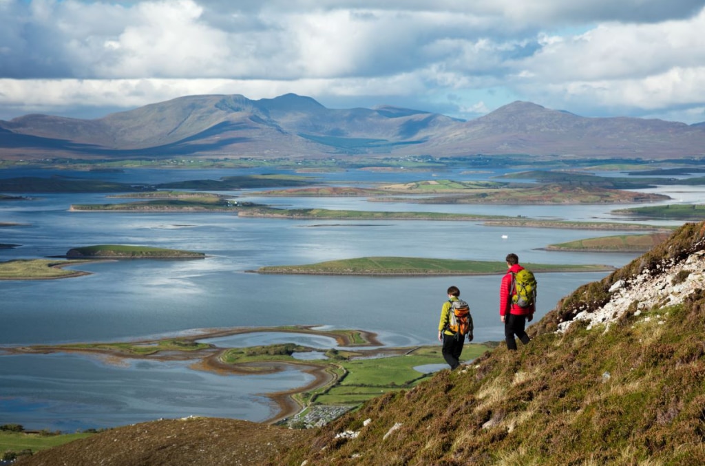 La vista sulla Clew Bay dal Croagh Patrick, la montagna sacra d'Irlanda